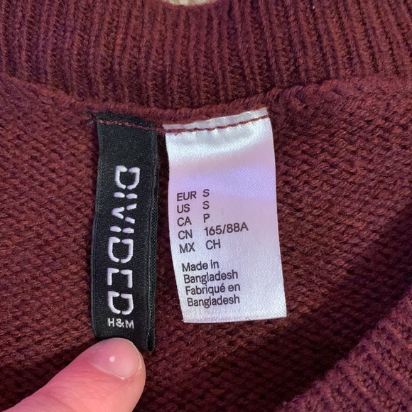 Women’s H&M Maroon Lightweight Knit Sweater - Picture 5 of 7